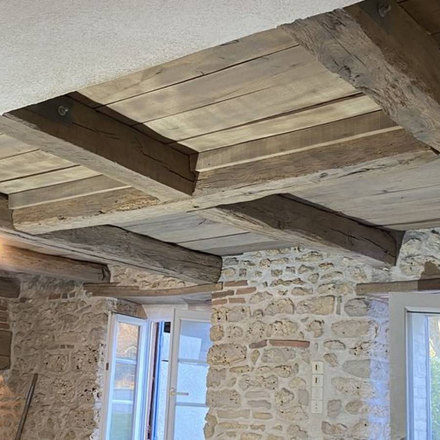 Aérogommage plafond à la Française, mur en pierre et huiseries